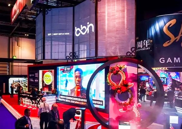 Pantallas digitales en feria