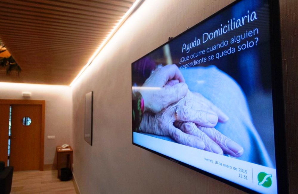 pantallas digitales en funerarias